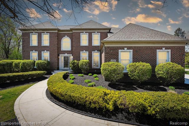 front view picture of 45933 Tournament Dr, Northville, MI. 48168