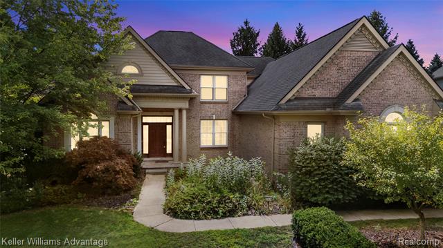 front view picture of 47611 Manorwood Dr, Northville, MI. 48168