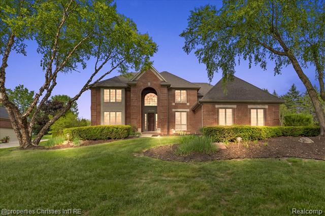 front view picture of 17258 Stonebrook Dr, Northville, MI. 48168