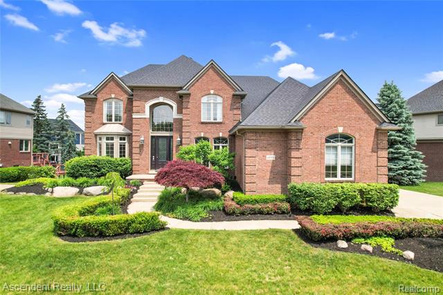front view picture of 48392 Binghampton Dr, Northville, MI. 48168