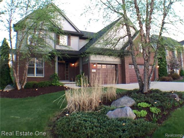 front view picture of 17023 Courville Dr, Northville, MI. 48168