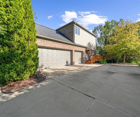 front view picture of 49828 Waterstone Estates Cir, Northville, MI. 48168
