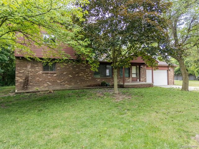 front view picture of 17885 Ridge Rd, Northville, MI. 48168