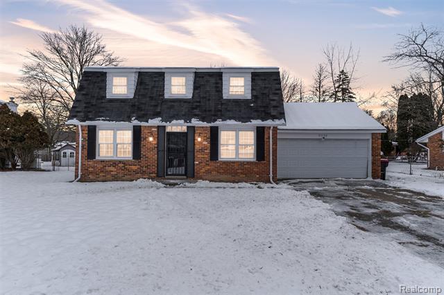 front view picture of 23520 Rockingham St, Southfield, MI. 48033