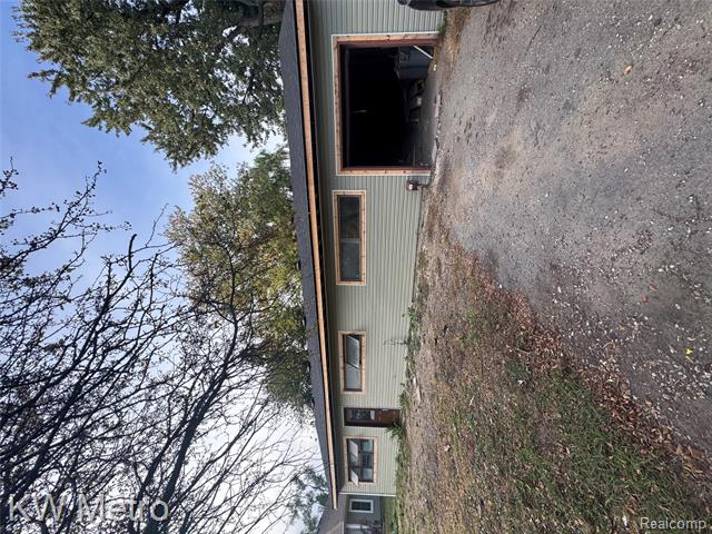 front view picture of 37860 Dardanella, Livonia, MI. 48152