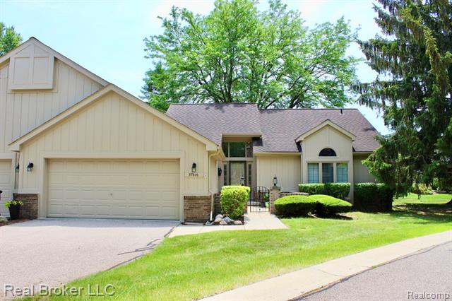 front view picture of 37616 Laurel, Livonia, MI. 48152