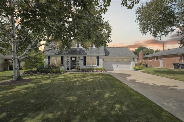 front view picture of 17751 Golfview, Livonia, MI. 48152