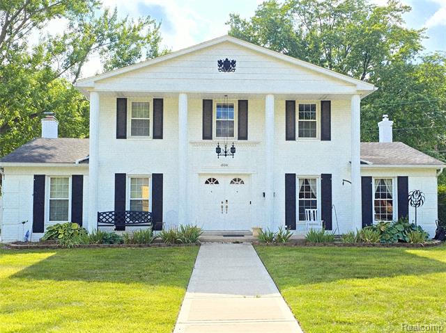 front view picture of 18041 Fairway, Livonia, MI. 48152