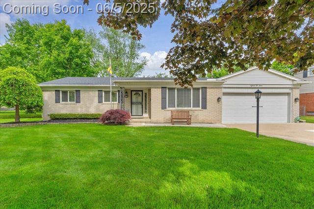 front view picture of 18215 Levan, Livonia, MI. 48152