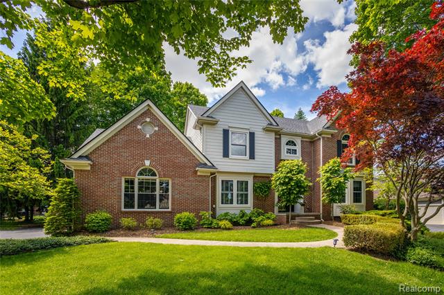 front view picture of 19531 Windridge Dr, Northville, MI. 48167