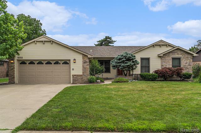 front view picture of 37513 Munger, Livonia, MI. 48154