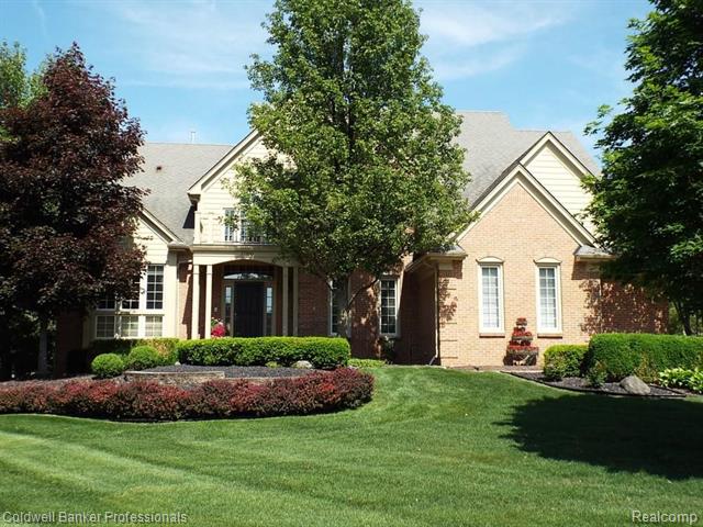 front view picture of 17350 Rolling Woods Cir, Northville, MI. 48168