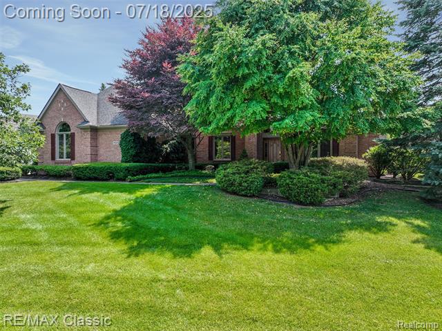 front view picture of 17331 Deer Path Dr, Northville, MI. 48168