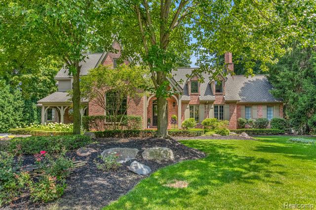 front view picture of 18278 Woodbury Ct, Northville, MI. 48168