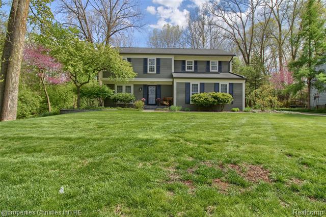 front view picture of 19727 Scenic Harbour Dr, Northville, MI. 48167