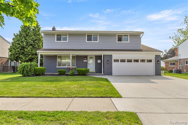 front view picture of 16716 Ronnie, Livonia, MI. 48154