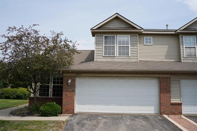 front view picture of 17608 Gateway Cir, Southfield, MI. 48075