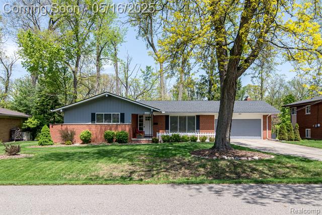 front view picture of 16229 Southampton, Livonia, MI. 48154