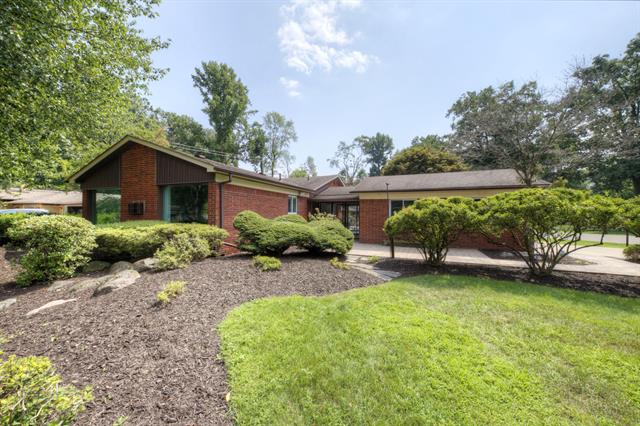 front view picture of 16226 Southampton, Livonia, MI. 48154