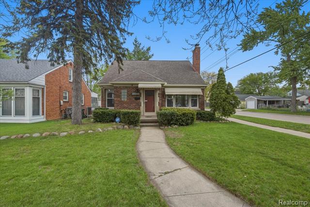 front view picture of 23200 Forest St, Oak Park, MI. 48237