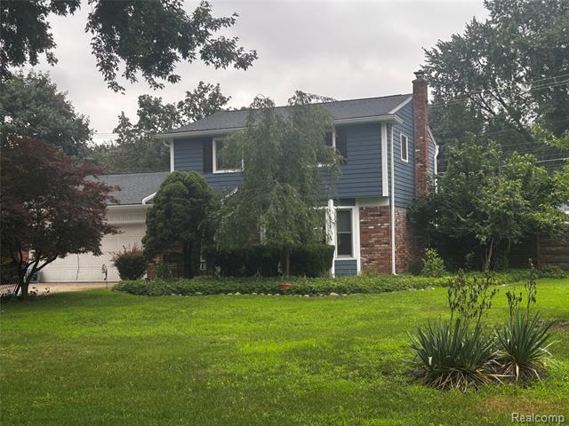 front view picture of 32920 6 Mile Rd, Livonia, MI. 48152