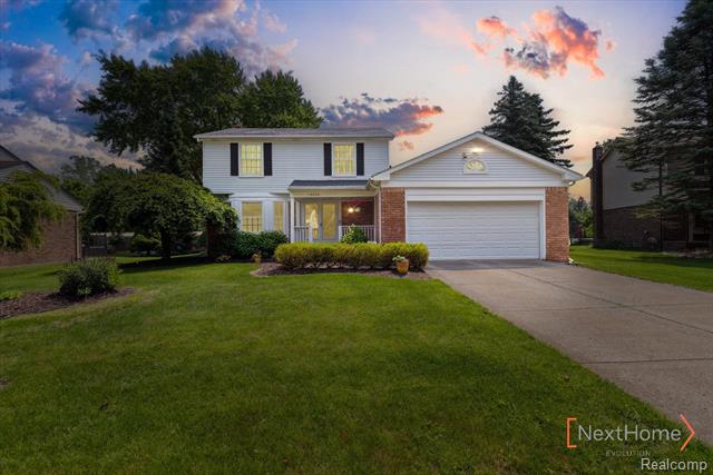 front view picture of 19538 Stamford, Livonia, MI. 48152