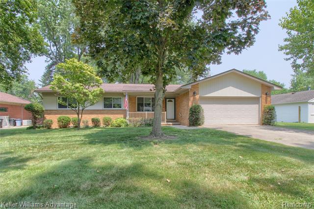 front view picture of 29556 Puritan, Livonia, MI. 48154