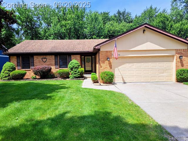 front view picture of 29736 Puritan, Livonia, MI. 48154