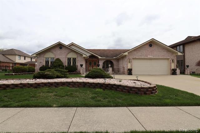 front view picture of 20154 Riverside, Livonia, MI. 48152