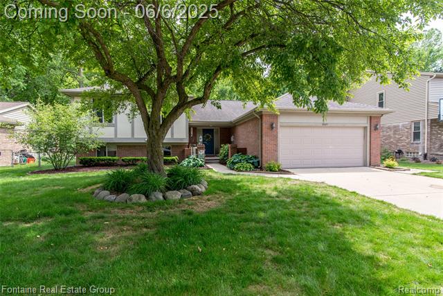 front view picture of 30857 Mayville, Livonia, MI. 48152