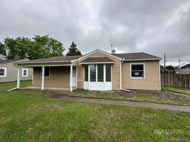front view picture of 18543 Sunset, Livonia, MI. 48152