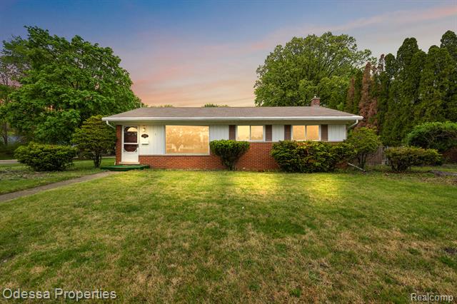 front view picture of 32038 Pembroke, Livonia, MI. 48152