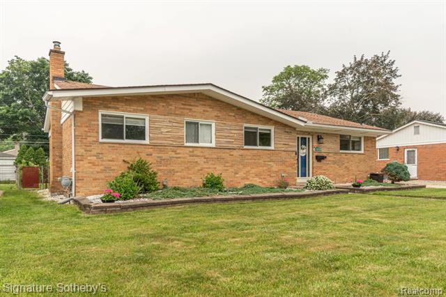 front view picture of 19634 Donna, Livonia, MI. 48152