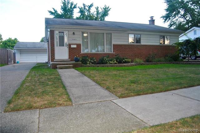 front view picture of 31605 St Martins, Livonia, MI. 48152