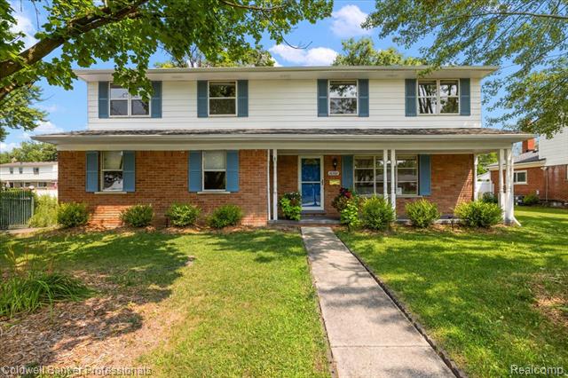 front view picture of 16262 Wayne, Livonia, MI. 48154