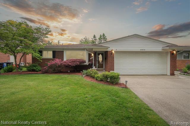 front view picture of 34852 Grove, Livonia, MI. 48154