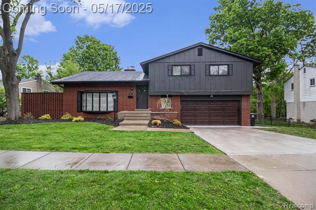 front view picture of 16114 Alpine, Livonia, MI. 48154