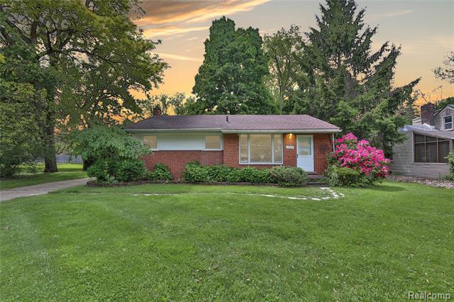 front view picture of 17153 Ryland, Redford, MI. 48240