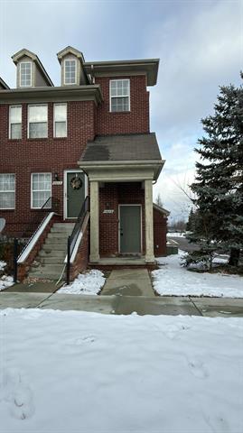 front view picture of 15602 Stone Crossing Dr, Southfield, MI. 48075
