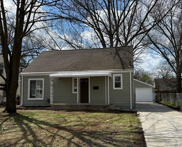 front view picture of 23261 Seneca Ave, Oak Park, MI. 48237