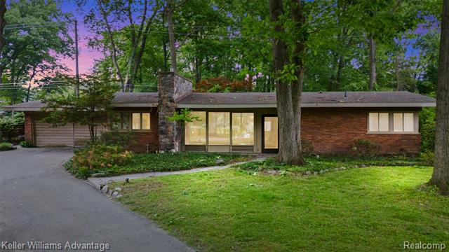 front view picture of 17550 Mayfield, Livonia, MI. 48152