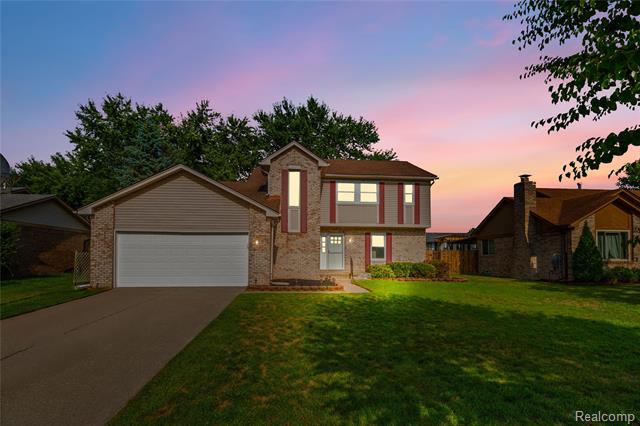 front view picture of 19296 Shadyside, Livonia, MI. 48152