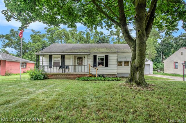front view picture of 18638 Shadyside, Livonia, MI. 48152