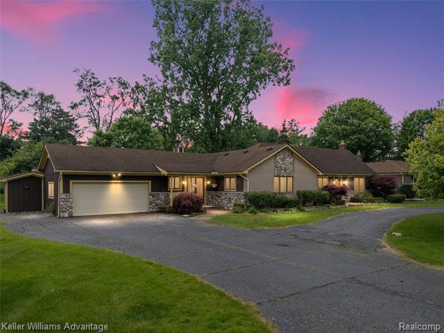 front view picture of 28531 Terrence, Livonia, MI. 48154