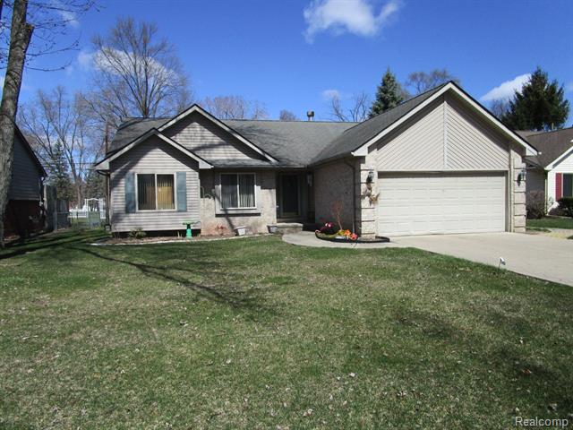 front view picture of 29100 Sunnydale, Livonia, MI. 48154