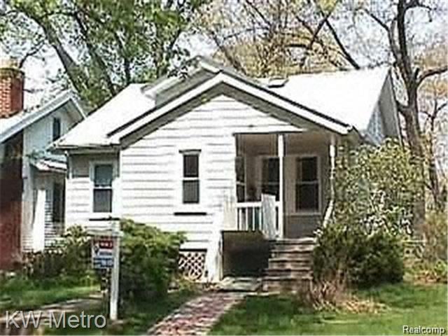 front view picture of 300 E Breckenridge St, Ferndale, MI. 48220