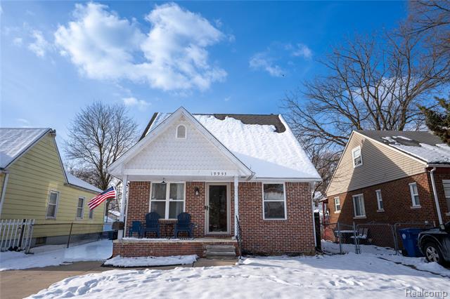 front view picture of 19953 Wakenden, Redford, MI. 48240