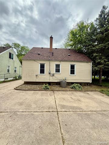 front view picture of 19718 Denby, Redford, MI. 48240