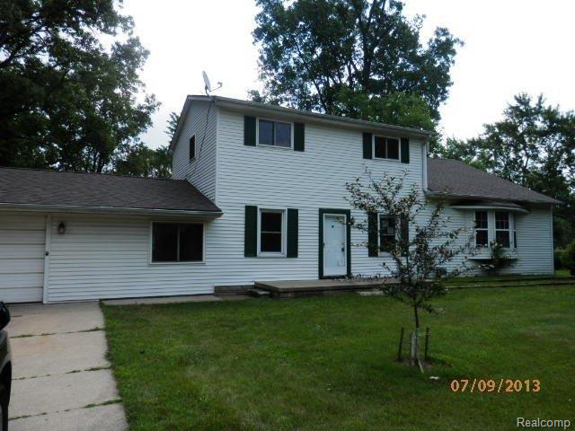 front view picture of 19610 Brentwood, Livonia, MI. 48152