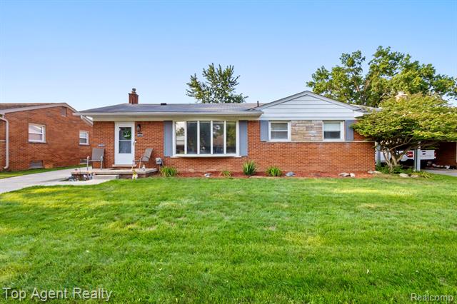 front view picture of 29724 Hillbrook, Livonia, MI. 48152